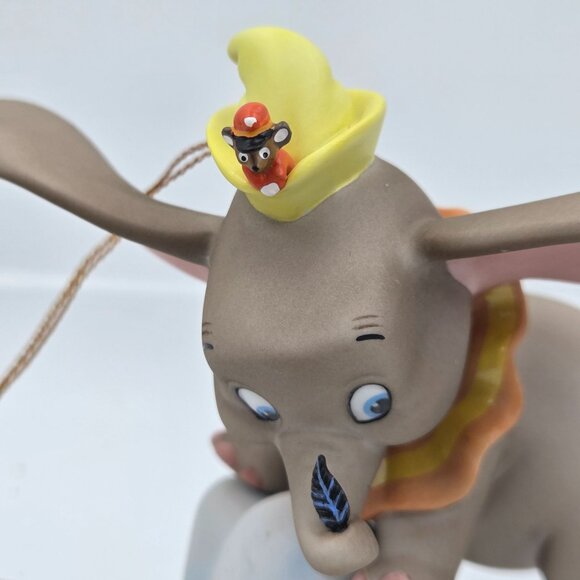 WDCC Dumbo Timothy Sculpture with Button Pin, Balloon and Timothy Mouse Plush - Picture 13 of 14